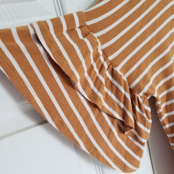 Fantastic Fawn Short Sleeve Stripe Shirt with Ruffle Sleeves Size Medium - Picture 2 of 7